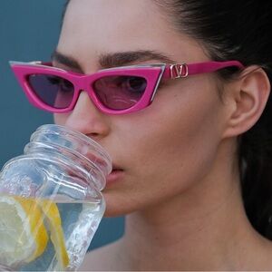 New! Valentino V GOLDCUT I VLS 113C, Pink Cat-Eye Sunglasses, Authentic